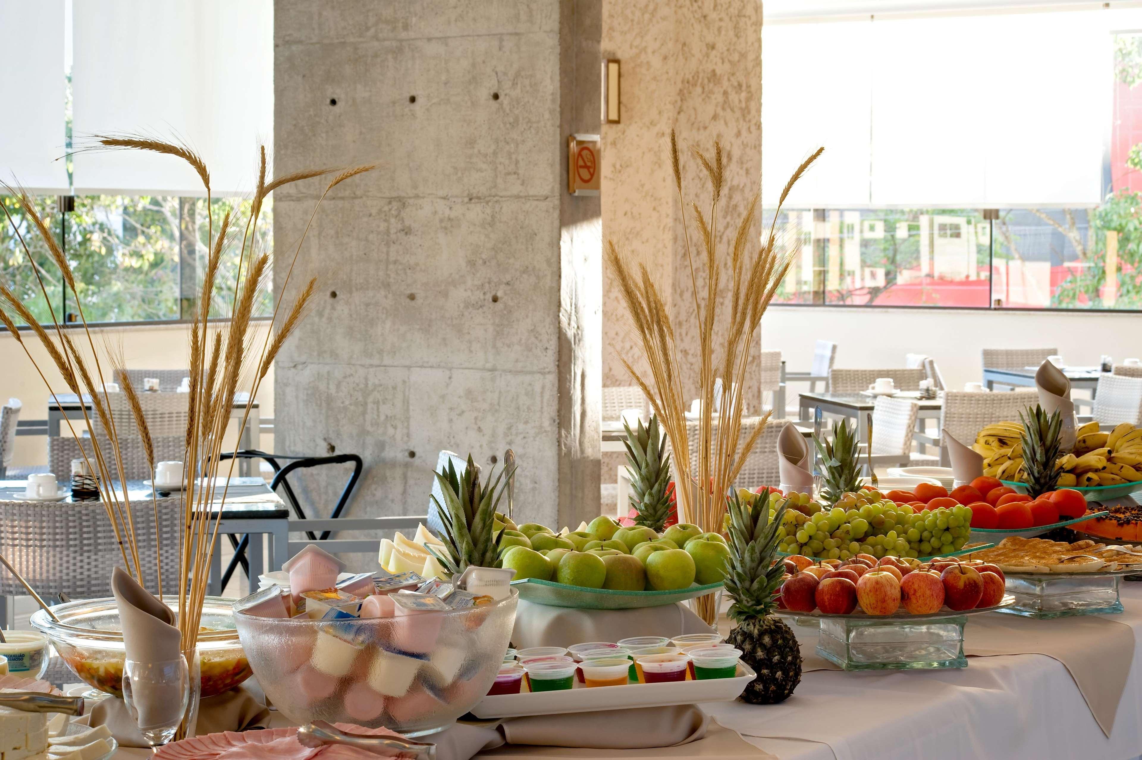Best Western Suites Le Jardin Caldas Novas Bagian luar foto